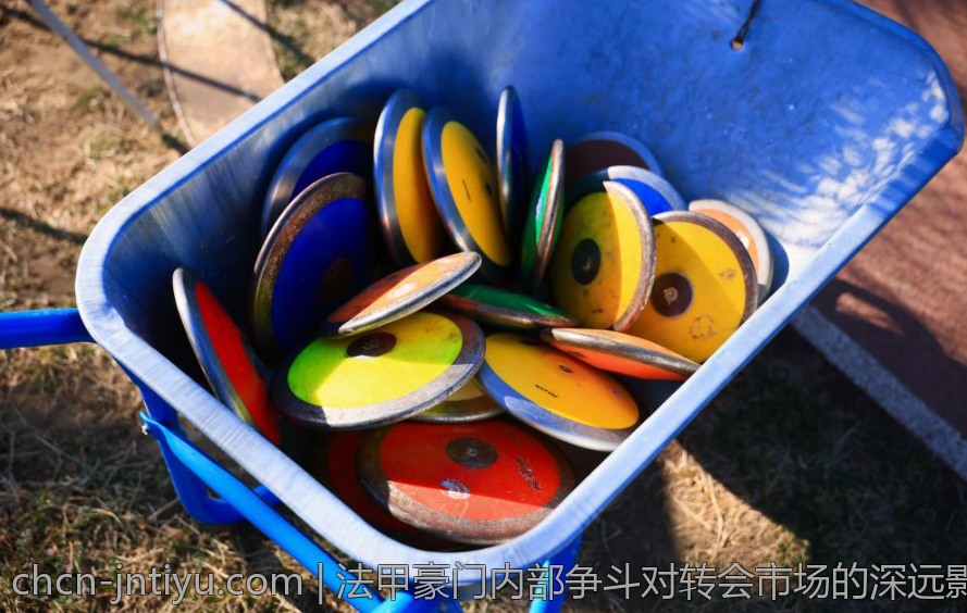 法甲豪门内部争斗对转会市场的深远影响